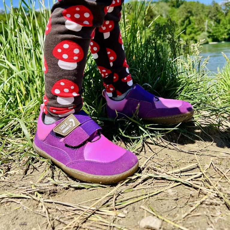 Kinder_Minimalschuh_Puck_2_pink_lifestyle_2
