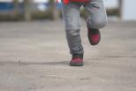 Kinder Barfussschuh Sole Runner Puck rot