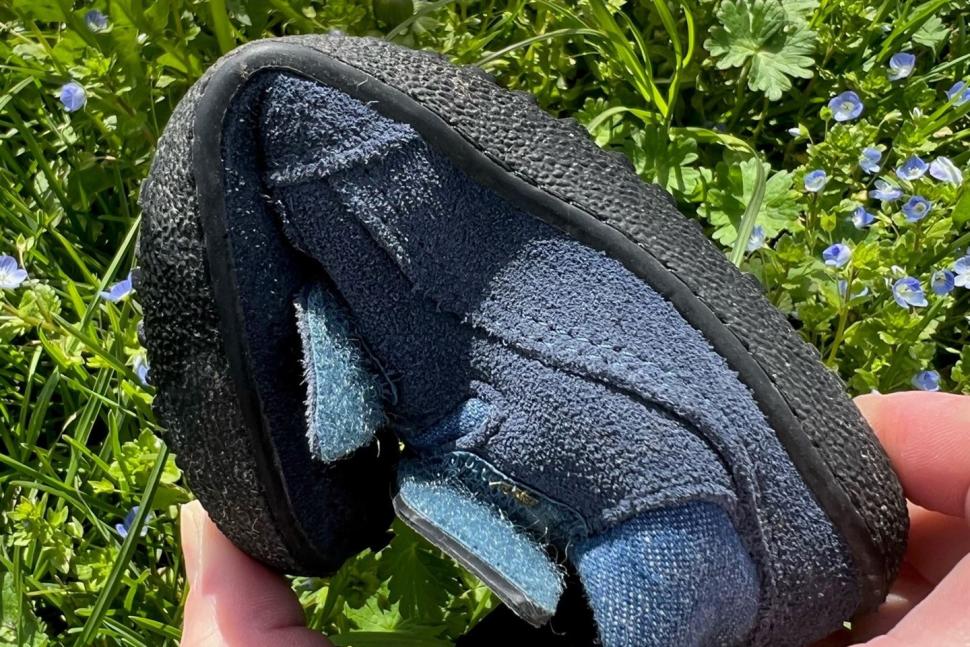 Puck 2 Leder Cavas gefaltet