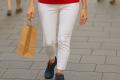 Charon-Unisex_Barfussschuh_blue-links_lifestyle