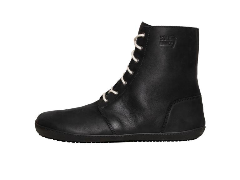 hati-winter-black-white-side-li-1