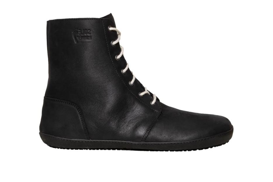 hati-winter-black-white-side-re