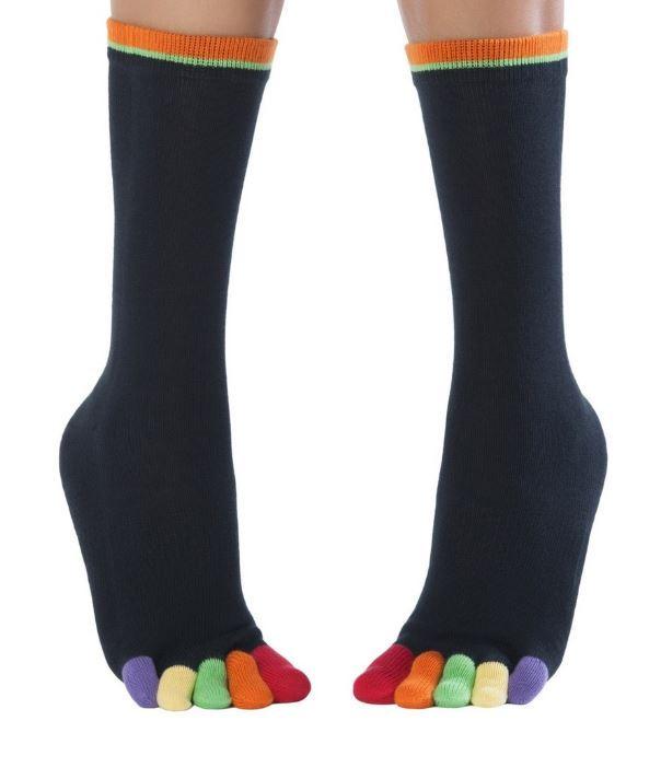 knitido_rainbows_zehensocken
